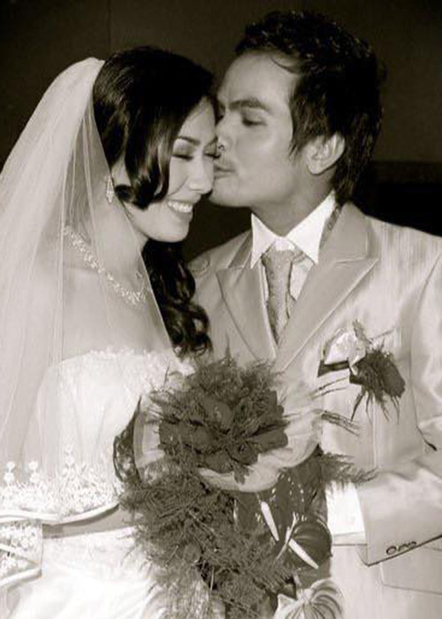 Vợ chồng Đức Tiến sống xa cách khoảng 3 năm trước khi nam người mẫu sang Mỹ đoàn tụ cùng vợ.