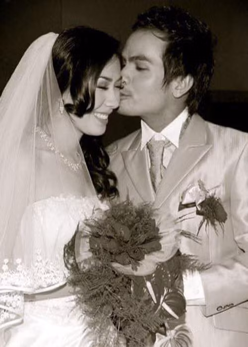 Vợ chồng Đức Tiến sống xa cách khoảng 3 năm trước khi nam người mẫu sang Mỹ đoàn tụ cùng vợ.