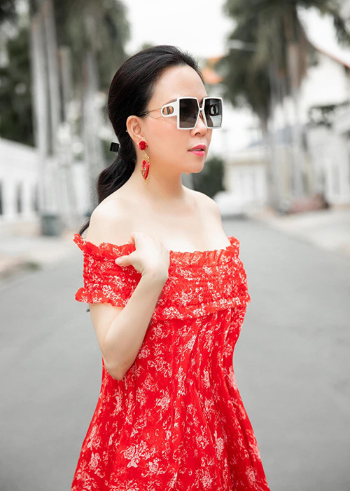 Trước khi đến với Quách Ngọc Ngoan, Phượng Chanel có hai cô con gái riêng.