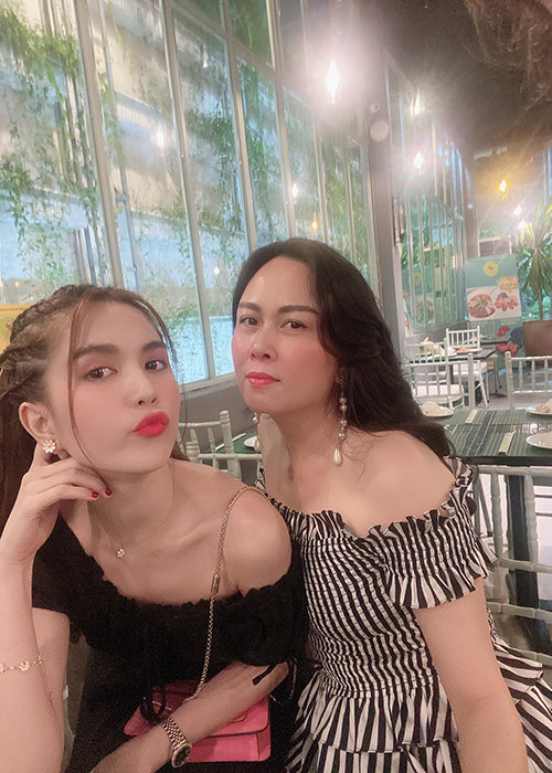 Trước đó, Phượng Chanel không hề để lộ dấu hiệu mang thai.