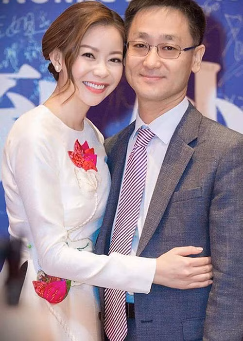 Hải Dương hiện tại gắn bó với doanh nhân người Hàn Quốc hơn cô 19 tuổi tên Kim Duck Ho.