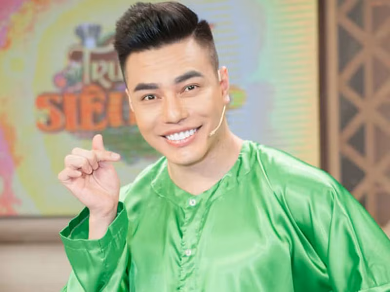 Tuy nhiên, nam diễn viên úp mở sẽ chỉnh sửa lỗ tai.