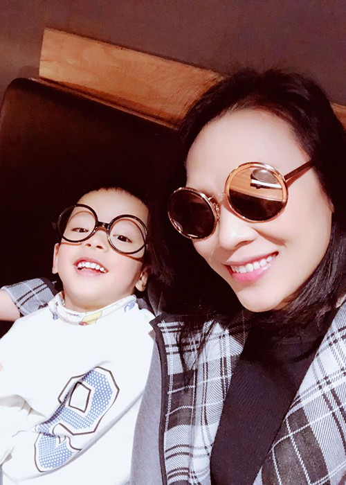 Fan nhí càng yêu mến Mỹ Tâm bởi sự thân thiện.