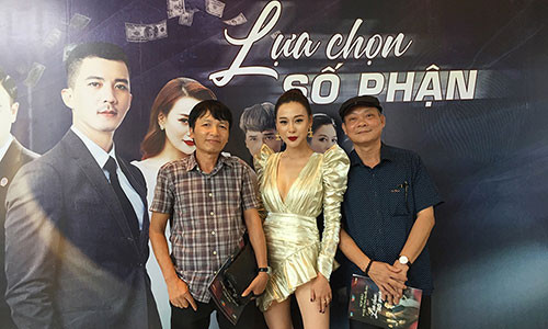 Lam phim mua COVID-19: Kho tram be, nguy co phim “dap chieu“-Hinh-2
