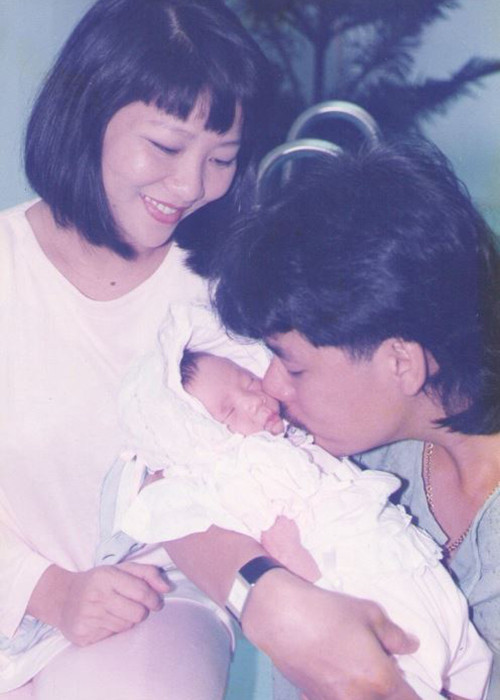 Cặp đôi ngày càng hiểu nhau hơn khi trải qua những biến cố trong đời sống vợ chồng.