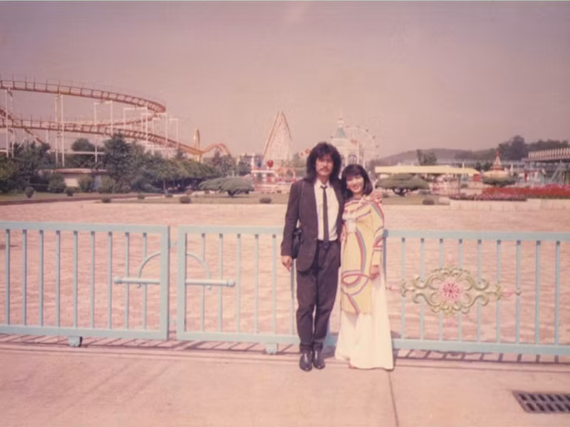 Theo Đất Việt, trong những năm hẹn hò, Cẩm Vân - Khắc Triệu nhiều lần tưởng chừng chia tay vì hai người đều nóng tính và quá khác biệt, Cẩm Vân trầm lặng, Khắc Triệu lại sôi nổi. Ảnh: Zing