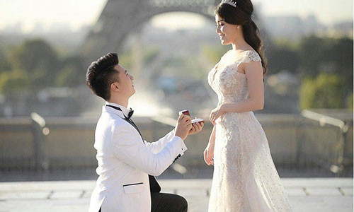 Dien vien Trong Hung: Mot lan ngoai tinh, ca doi tai tieng-Hinh-2