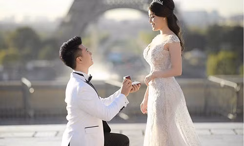 Dien vien Trong Hung: Mot lan ngoai tinh, ca doi tai tieng-Hinh-2