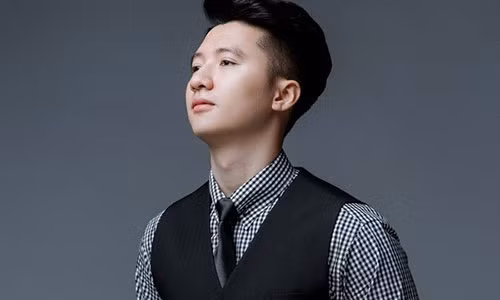 Dien vien Trong Hung: Mot lan ngoai tinh, ca doi tai tieng-Hinh-3