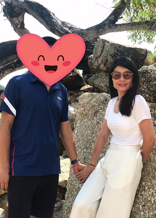 Trong 4 năm qua, BTV Diệp Anh vẫn làm bà chủ cửa hàng may mặc từ lụa tơ tằm và dành nhiều thời gian chăm sóc chồng con.