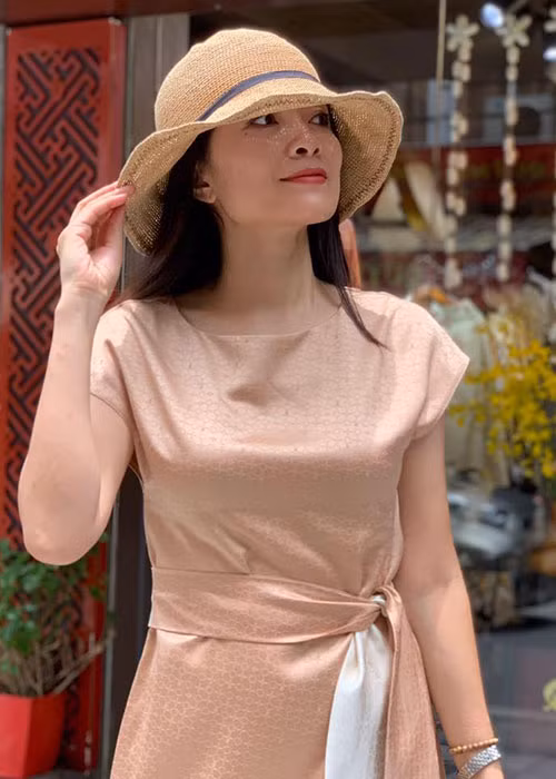 Tháng 1/2016, Diệp Anh rời VTV sau 16 năm gắn bó để theo đuổi công việc kinh doanh. Quyết định nghỉ việc là cú sốc lớn đối với gia đình của nữ biên tập này.