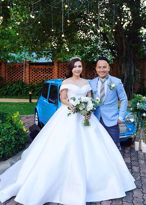 Trong lần hiếm khoi chia sẻ về đời tư, Thụy Vy cho biết, lần đầu gặp Tiến Đạt, cô liệt anh vào danh sách những người chỉ có thể làm bạn vì rapper ít nói quá.