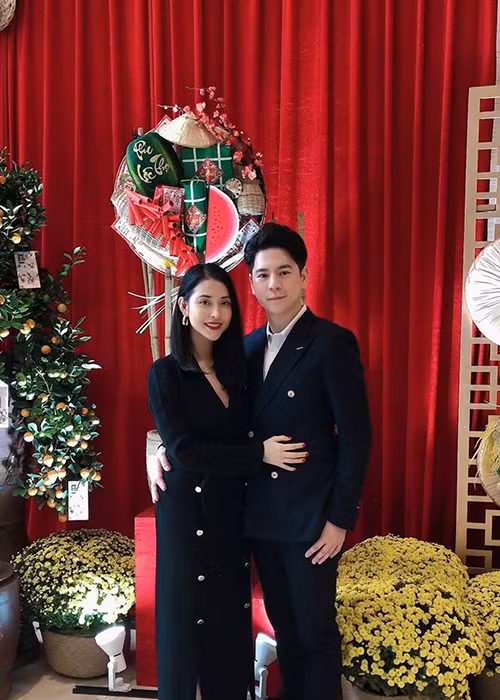 Nam Bùi là doanh nhân kém Mai Hồ 4 tuổi, điển trai.