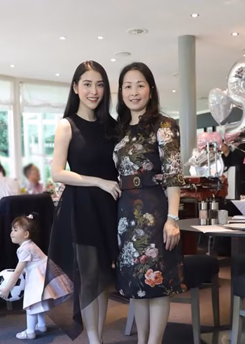 Mai Hồ không ít lần khoe mối quan hệ mẹ chồng nàng dâu tốt đẹp.