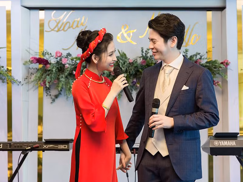 Tháng 2/2018, Mai Hồ đính hôn với Nam Bùi. Sau đó, cô sang Đức định cư cùng chồng.