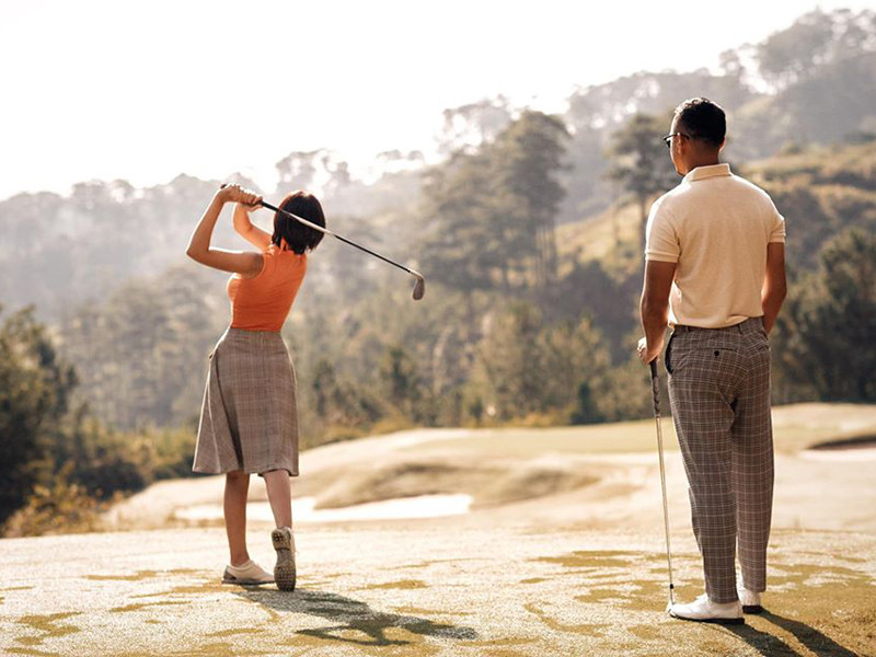 "Anh ấy không muốn tôi phải làm gì một mình cả, luôn dành thời gian bên cạnh tôi", Thu Hoài cho hay.