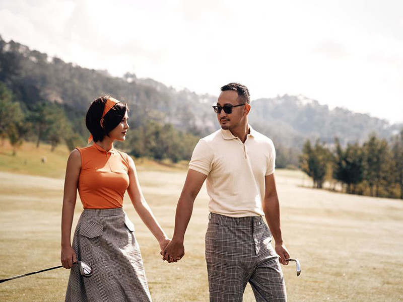 Cặp đôi được bạn bè khen xứng đôi vừa lứa.