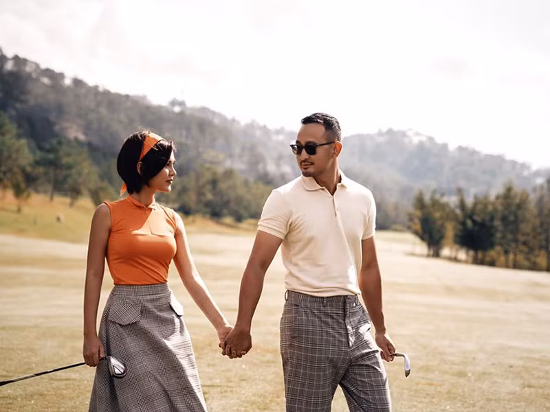 Cặp đôi được bạn bè khen xứng đôi vừa lứa.