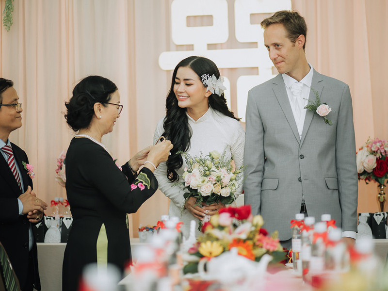 Tháng 8/2018, cô tổ chức đám cưới với doanh nhân người Pháp tên Antoine Aubry. Ảnh: Zing