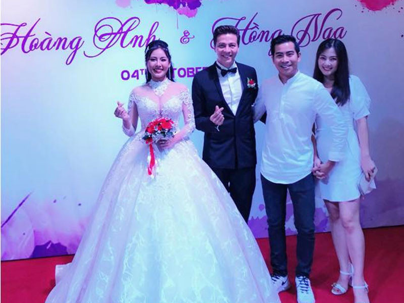 Sau cuộc hôn nhân đầu tiên đổ vỡ, Dương Hoàng Anh bí mật tổ chức đám cưới với Hồng Nga vào năm 2018.