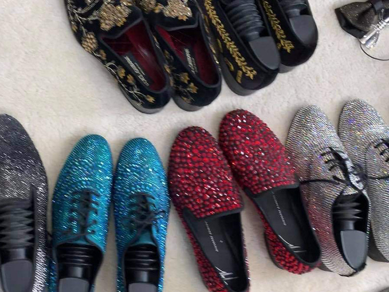 Mr Đàm sở hữu rất nhiều đôi giày hàng hiệu.