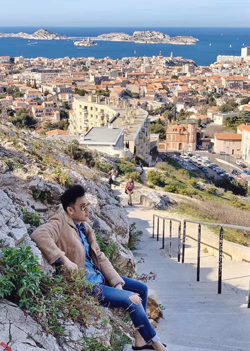 Dương Triệu Vũ cho biết, anh vốn có niềm đam mê kinh doanh và yêu thích những món hàng hiệu độc đáo.