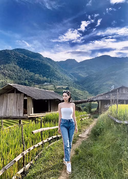 Sau khi lấy chồng, sinh con, nhan sắc của Tâm Tít lên hương. Vì vậy, có một số người nghi ngờ cô dao kéo.