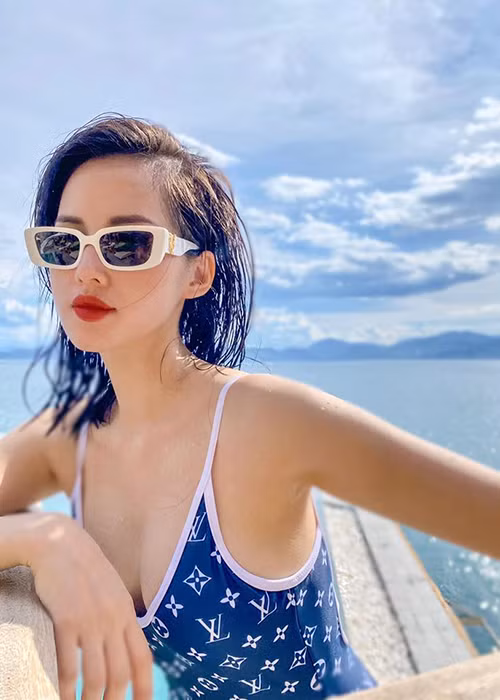 Hot girl gốc Hà thành nhận được nhiều khen ngợi cho vóc dáng quyến rũ.