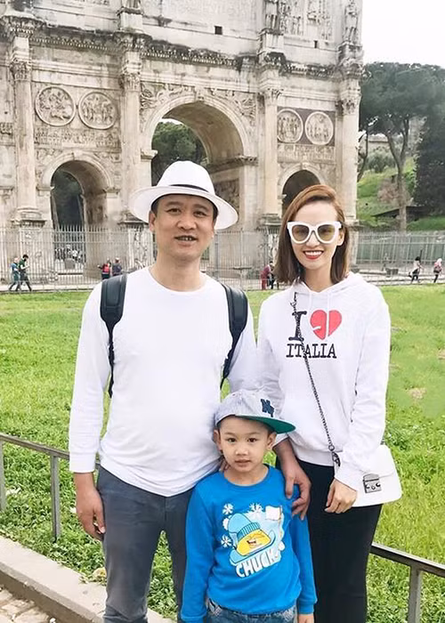 Mới đây, trong cuộc phỏng vấn với Zing, Tuệ Lâm của “Tình yêu và tham vọng” tâm sự, ông xã ủng hộ cô trong mọi việc, chỉ cần vợ vui.