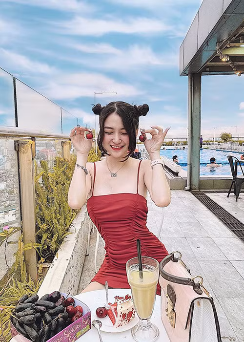 Anh Thư sinh năm 1998, đến từ Hà Nam.