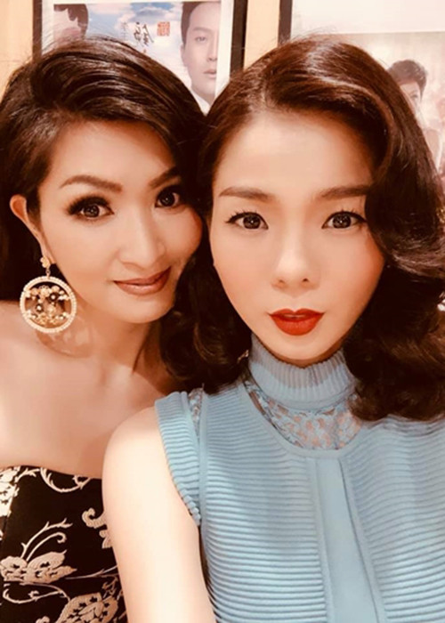 Hồng Nhung cho biết, cô và Lệ Quyên đã quá hiểu nhau, từng ăn chung, ngủ chung.