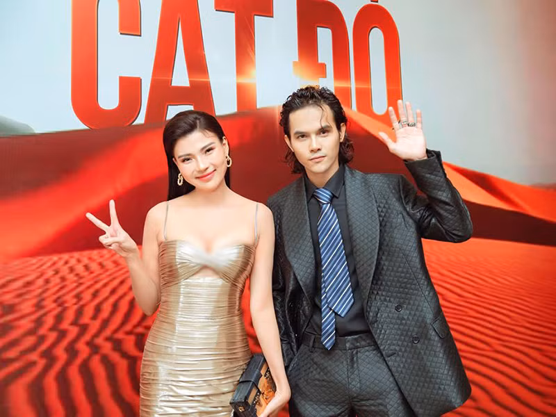 Để phù hợp với tạo hình nhân vật, Thanh Tùng thường dành 3 tiếng đồng hồ để tập thể hình và học cưỡi ngựa.