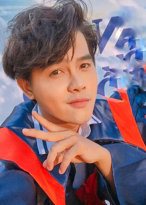 Ở mảng phim ảnh, Thanh Tùng từng góp mặt trong bộ phim điện ảnh "Sứ mệnh trái tim", sitcom "Gia đình là số 1".