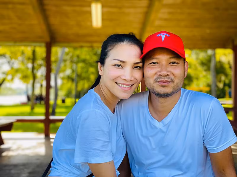 Hồng Ngọc hiện tại có cuộc sống vô cùng hạnh phúc bên chồng con.