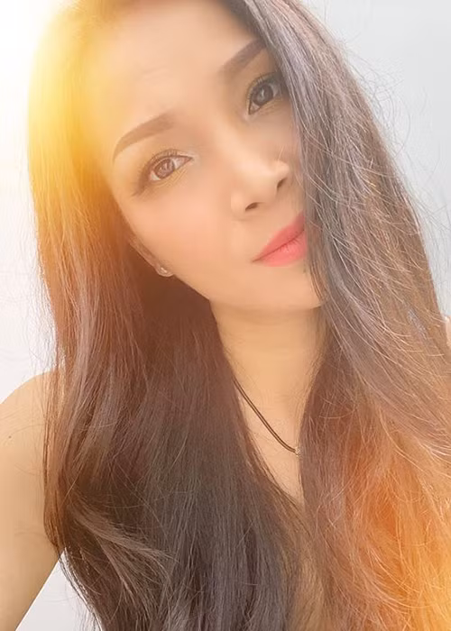 Đến khi nên duyên cùng ông bầu Thomas Tâm Nguyễn, Hồng Ngọc cùng anh chung tay tạo nên một công ty giải trí.