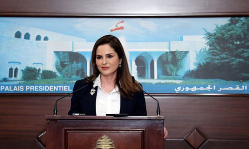 Bo truong Li Bang dau tien tu chuc sau vu no o cang Beirut