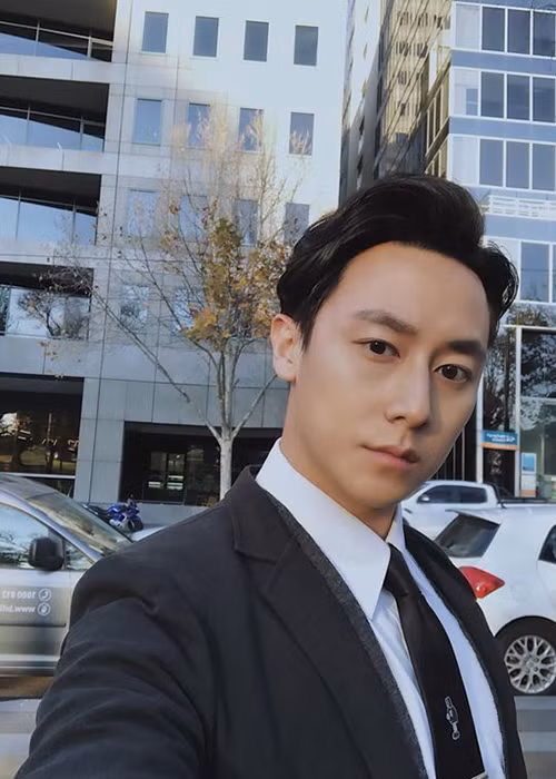 Rocker Nguyễn dành thời gian cho gia đình và học tập ở Australia sau khi nói lời tạm biệt làng giải trí Việt.