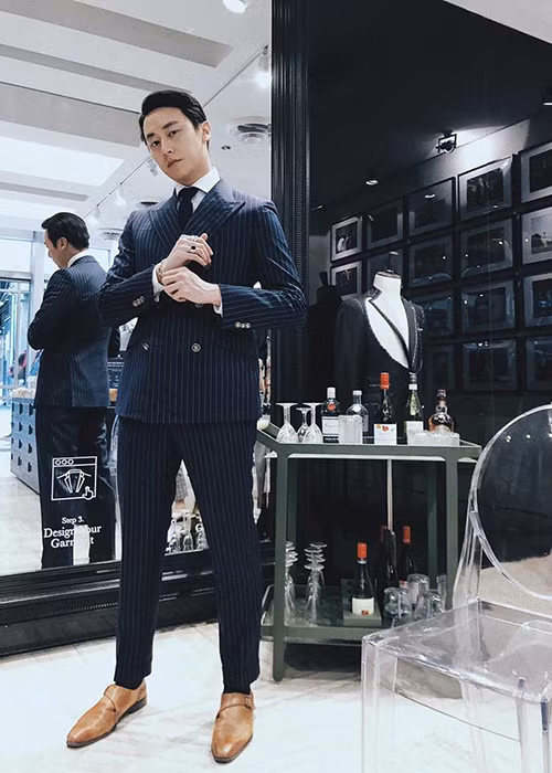 Sau một thời gian lộ hình ảnh xuống sắc, Rocker Nguyễn lấy lại được phong độ.