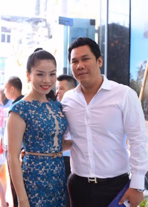 Lệ Quyên và Đức Huy gặp nhau khi cả hai đều đang bế tắc trong chuyện tình cảm. Sau 1 năm làm bạn, cả hai bắt đầu hẹn hò. Ảnh: Dân Việt