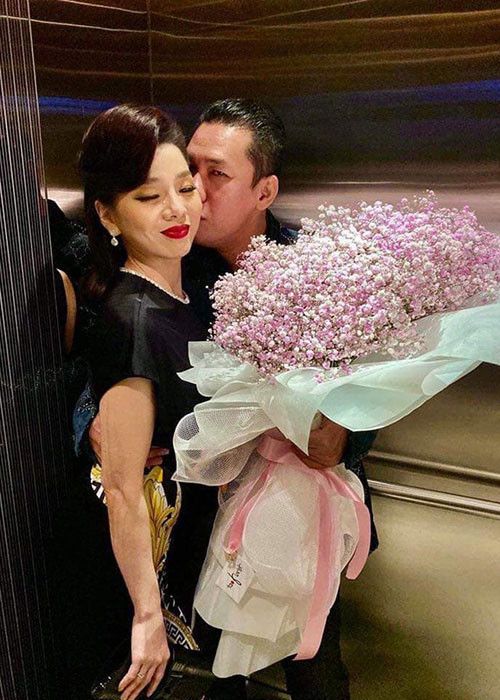 Trước khi kết hôn với Lệ Quyên, Đức Huy bị đồn đã lập gia đình và có con trai riêng. Tuy nhiên, Lệ Quyên lên tiếng phủ nhận thông tin này.