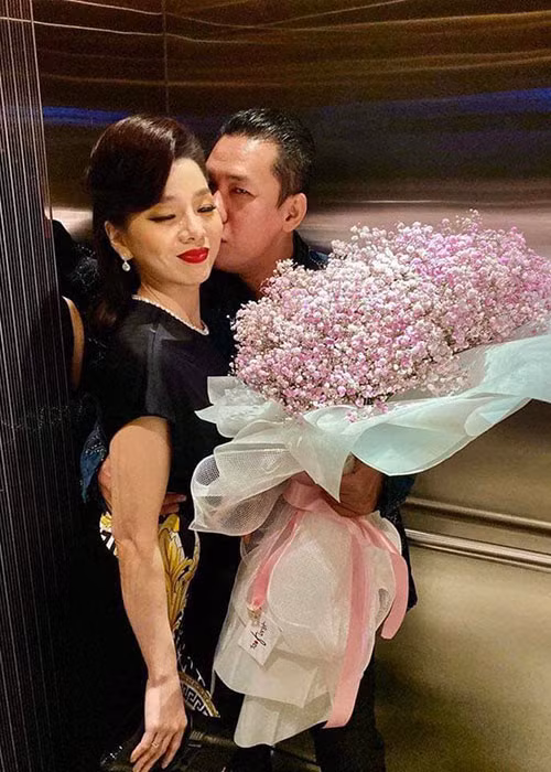 Trước khi kết hôn với Lệ Quyên, Đức Huy bị đồn đã lập gia đình và có con trai riêng. Tuy nhiên, Lệ Quyên lên tiếng phủ nhận thông tin này.