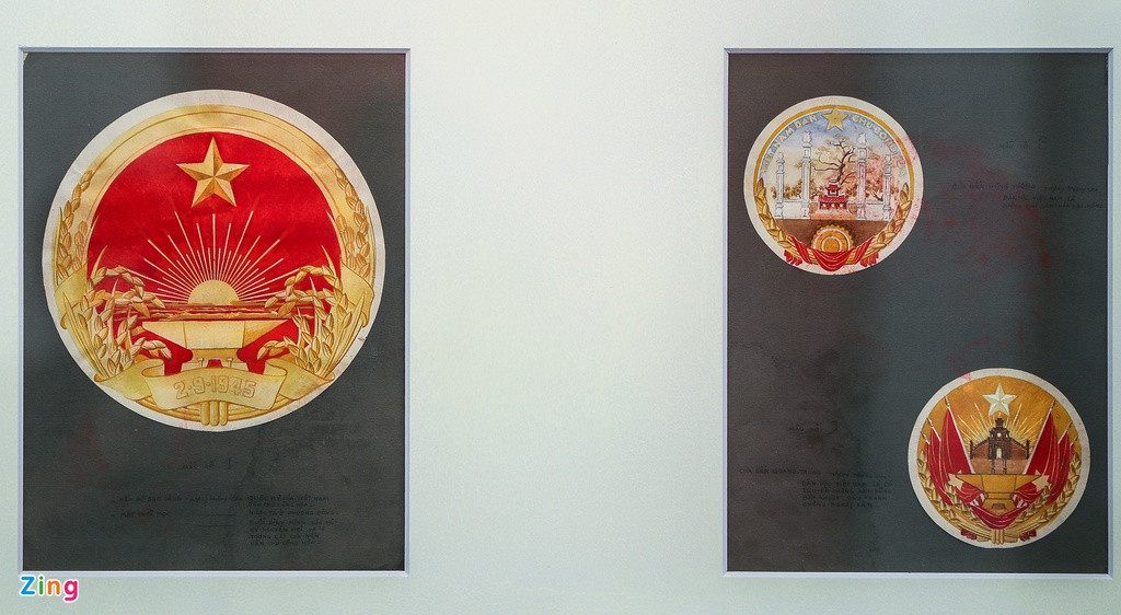 Sau thời gian miệt mài lao động và sáng tạo, họa sĩ Bùi Trang Chước có 112 bản vẽ nghiên cứu, phác thảo và bản vẽ chì chi tiết. Trong đó, 15 bản phác thảo mẫu Quốc huy nước Việt Nam Dân chủ Cộng hòa được Ban Mỹ thuật - ngành Văn nghệ Trung ương chọn gửi Bộ Tuyên truyền để trình Thủ tướng tháng 10/1954.