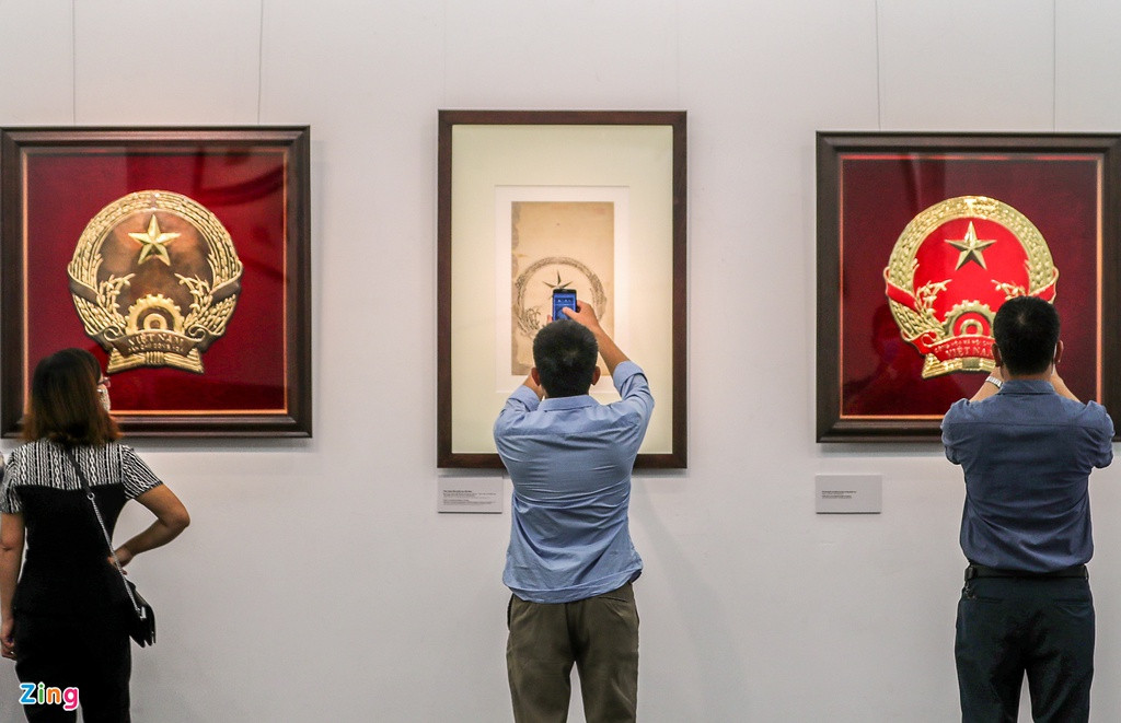 Các bản phác thảo Quốc huy đều là những tác phẩm nghệ thuật đặc biệt cả về đề tài, nội dung, hình thức, minh chứng về quá trình lao động nghệ thuật nghiêm túc của họa sĩ Bùi Trang Chước. Thông qua triển lãm, Ban tổ chức mong muốn công chúng, đặc biệt là thế hệ trẻ, thêm hiểu biết về ý nghĩa của Quốc huy Việt Nam, từ đó bồi đắp thêm lòng tự hào, tự tôn dân tộc.