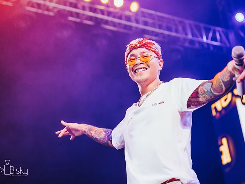 Khi về Việt Nam, Binz theo đuổi dòng nhạc rap. Anh có trong tay loạt ca khúc từng là trend giới trẻ như: “Bigcityboi”, “OK”, “Gene”, “So far”, “Sao cũng được”.