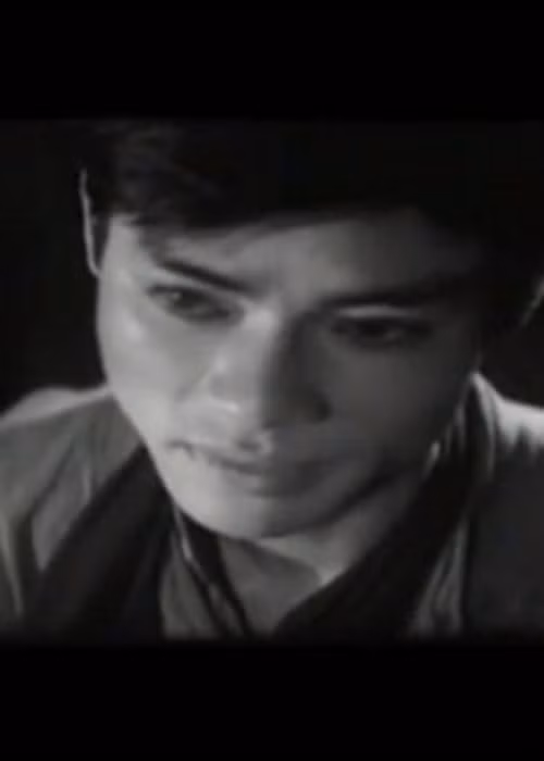 Giống nghệ sĩ Thanh Tú, nghệ sĩ Dũng Nhi cũng đóng phim “Sao Tháng Tám”. Vai diễn của ông là Kiên - một người thanh niên trí thức đến với cách mạng nhưng vẫn đau đớn cho chị gái. Ảnh: Zing