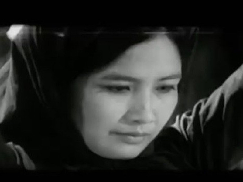 Đóng “Sao Tháng Tám”, nghệ sĩ Thanh Tú đảm nhận vai Nhu - nữ chiến sĩ cải trang thành nông dân, công nhân, tiểu thư, tư sản, nhà sư để hoạt động cách mạng. Vai diễn này đã giúp nữ nghệ sĩ đoạt giải Nữ diễn viên chính xuất sắc của Liên hoan phim Việt Nam 1977. Ảnh: Tiền Phong