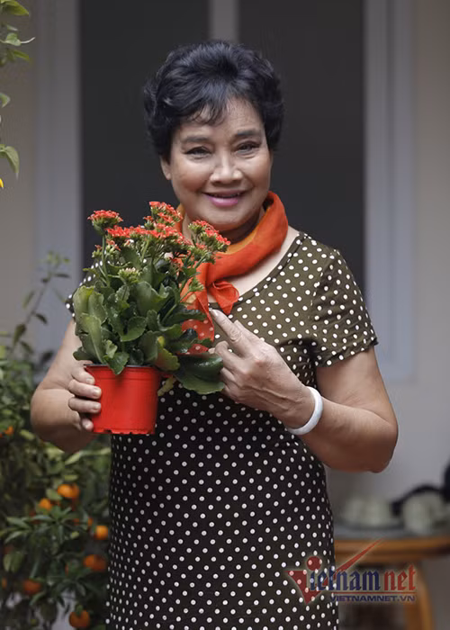 Lý do nữ nghệ sĩ ly hôn lần 2 là vì phát hiện chồng có người phụ nữ khác. “Tôi rời xa anh trong tủi hờn, cay đắng và khổ đau bởi lúc đó tôi vẫn còn yêu anh nhiều lắm. Bỏ anh rồi tôi bị suy sụp tinh thần trầm trọng”, bà nói. Ảnh: Vietnamnet