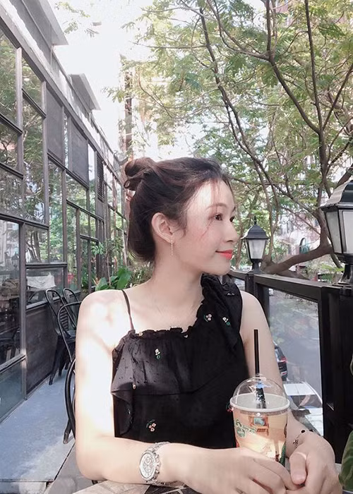 Thí sinh Hoa hậu Việt Nam 2020 giống Hoa hậu Việt Nam 2012 - Thu Thảo ở gương mặt, nước da trắng cùng thần thái.