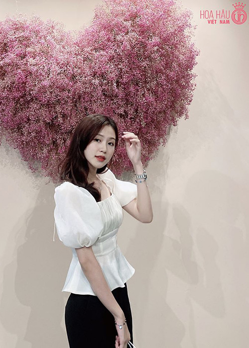 9X từng học ngành kỹ sư điện tử của Đại học Sư phạm kỹ thuật TP.HCM sau đó chuyển sang học Đại học Kinh tế - Luật TP.HCM.