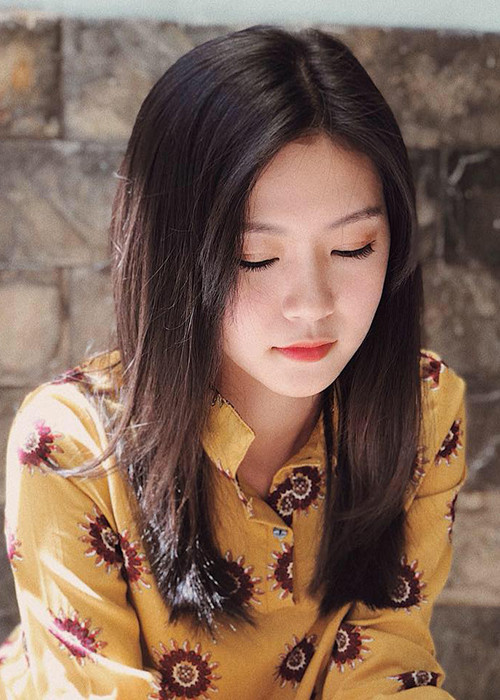 Bạn bè đặt kỳ vọng bản sao của Thu Thảo sẽ tiến xa ở cuộc thi Hoa hậu Việt Nam 2020. Mời quý độc giả xem video "Đỗ Mỹ Linh đăng quang Hoa hậu Việt Nam 2016". Nguồn VTC